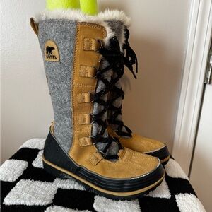 Sorel Women's Tivoli High II Waterproof Winter Boots - Women's Size 7
